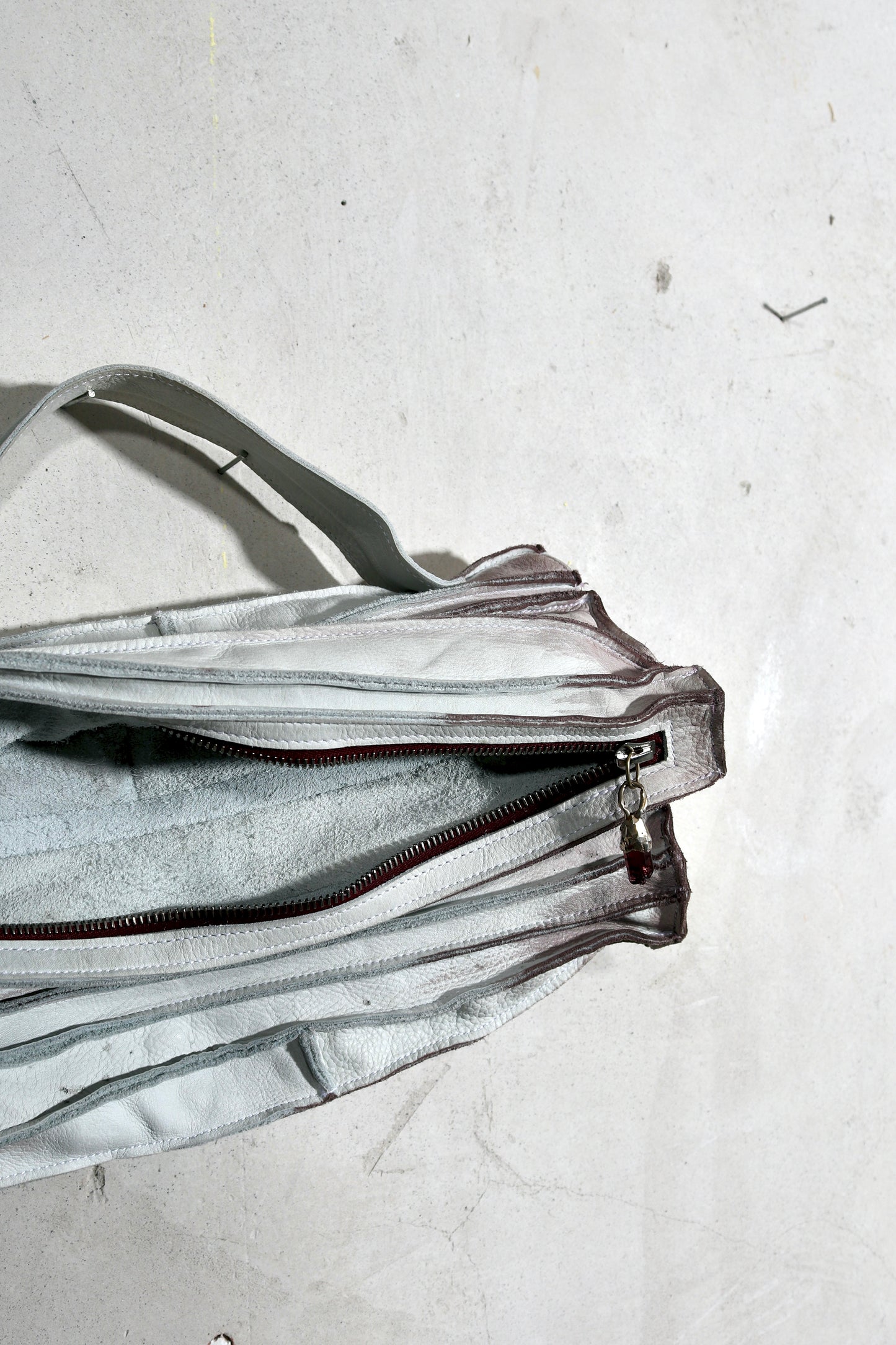 horizontal crystal clutch