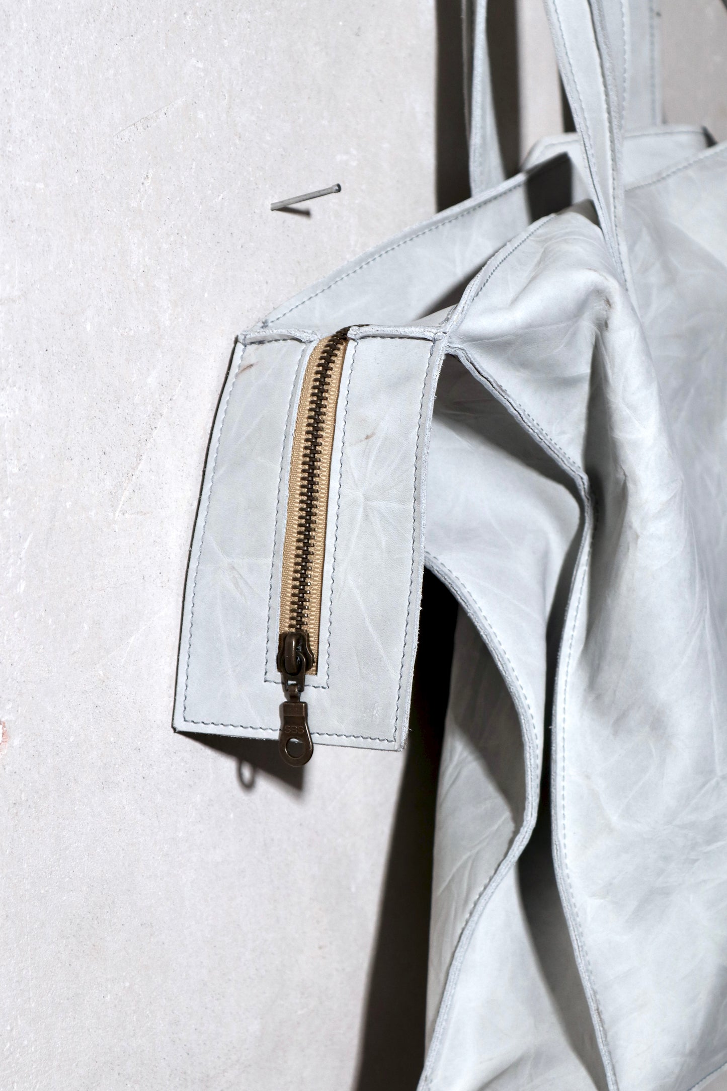 asymmetrical shopper