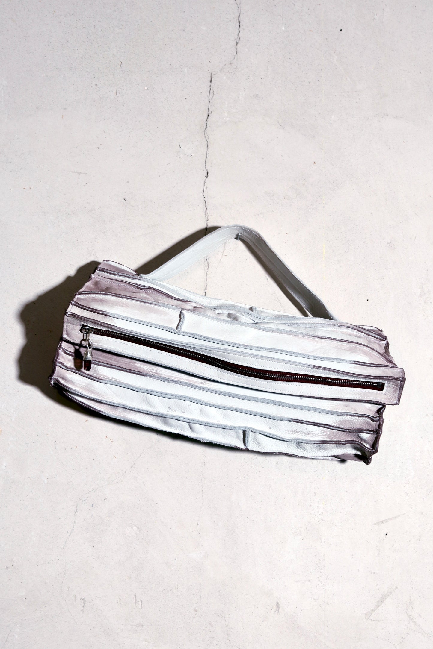 horizontal crystal clutch