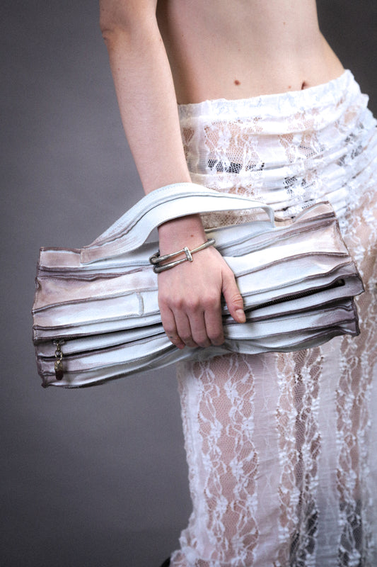 horizontal crystal clutch