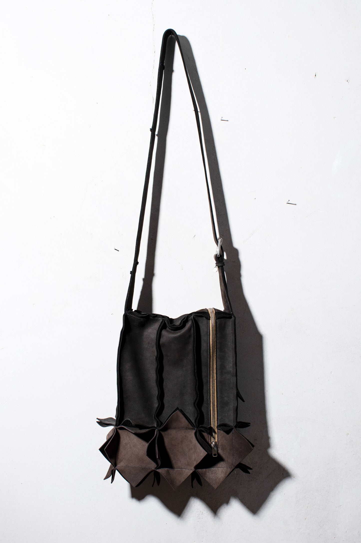 asymmetrical zip messenger