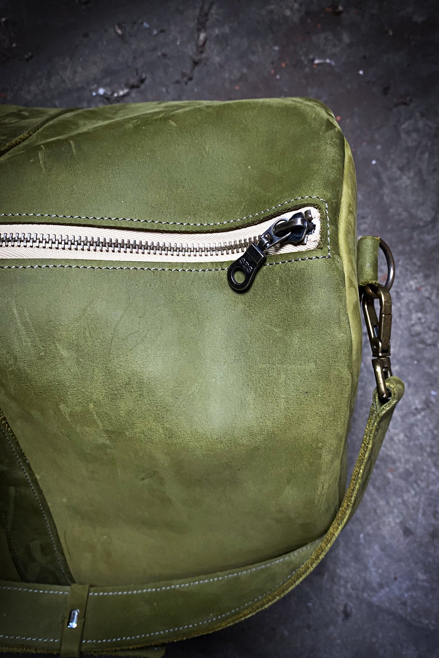pull-up cowhide weekender